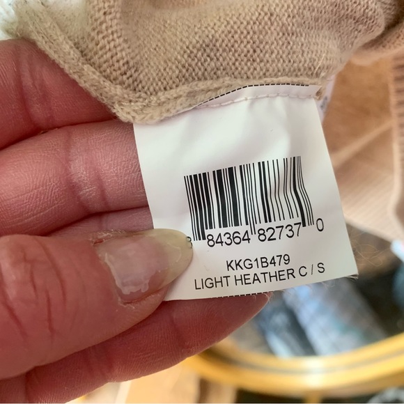 🔥BCBG Maxazria ruffle bell sleeve oversized sweater - Picture 4 of 16